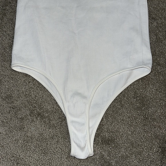 Bella Mae Onesize fits all white one shoulder body suit 🤍 - Picture 8 of 8